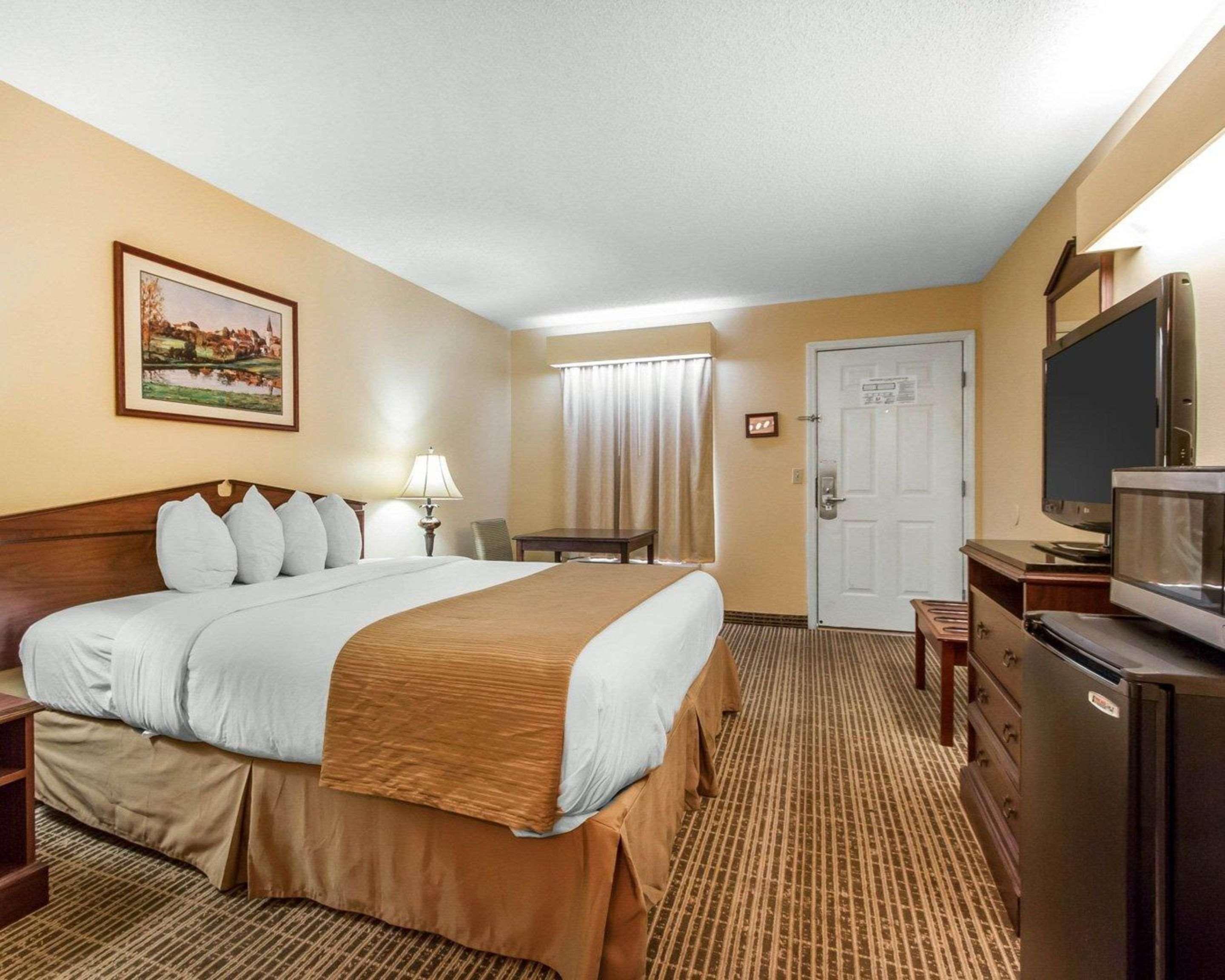 Hotel Baymont By Wyndham Selma Exterior foto