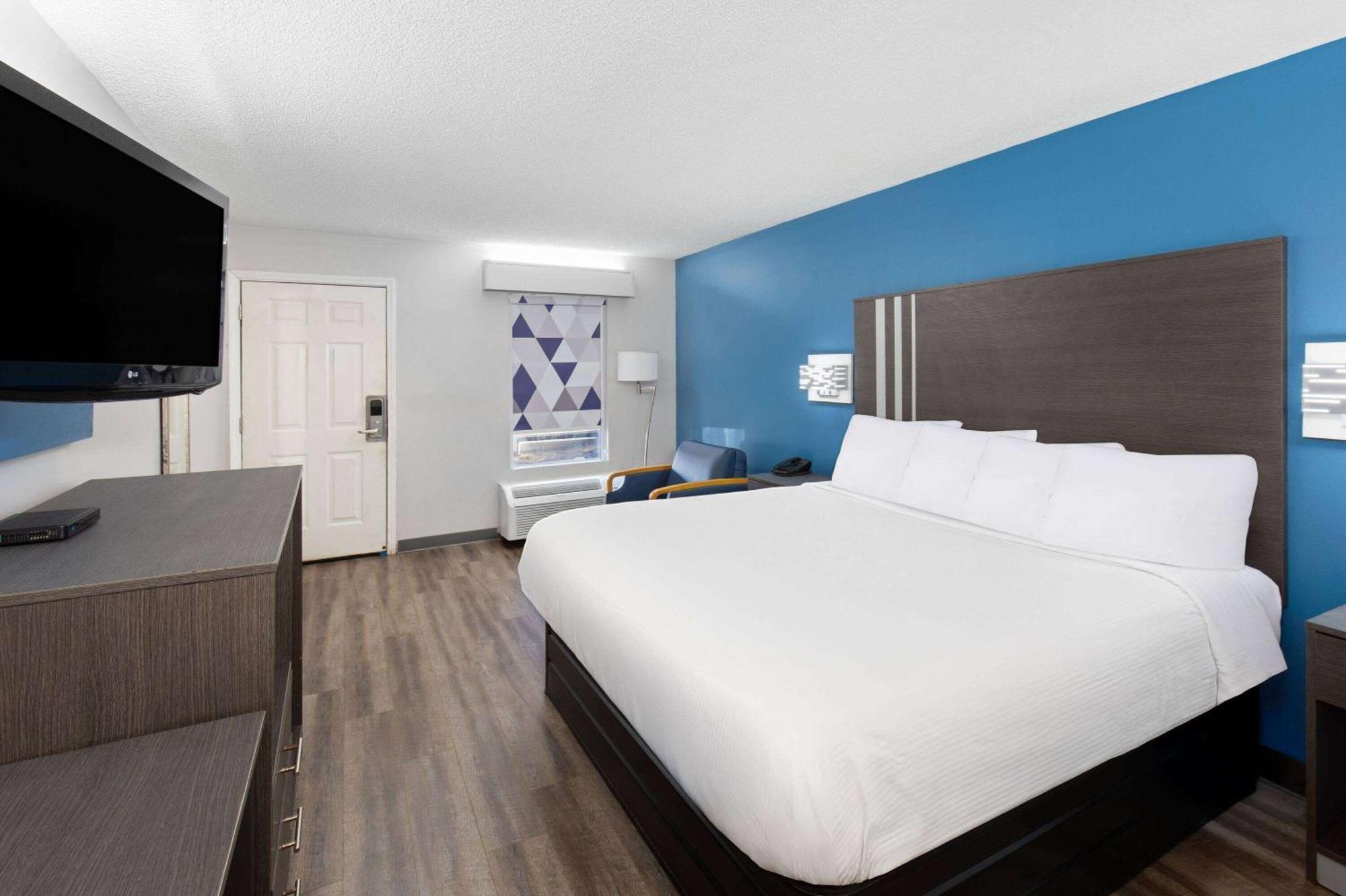 Hotel Baymont By Wyndham Selma Exterior foto