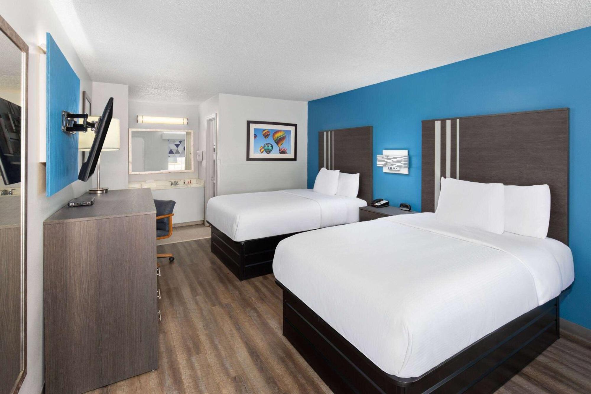 Hotel Baymont By Wyndham Selma Exterior foto