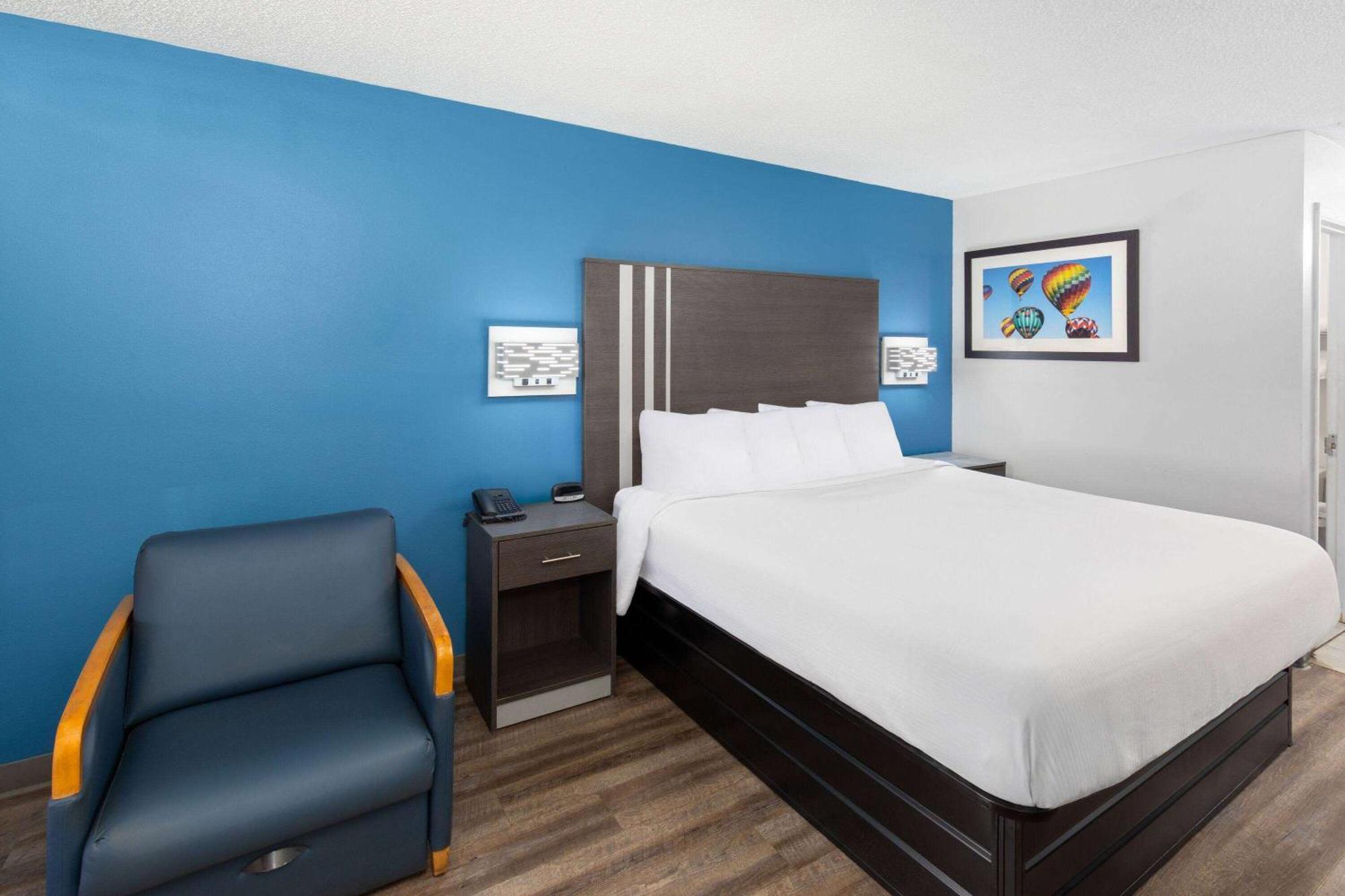 Hotel Baymont By Wyndham Selma Exterior foto