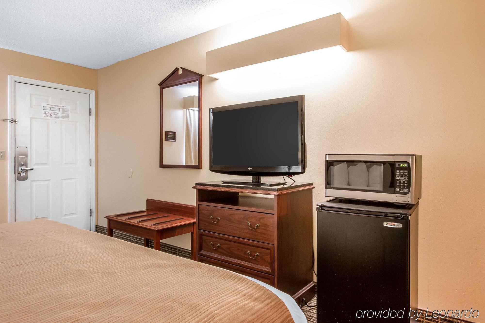 Hotel Baymont By Wyndham Selma Exterior foto