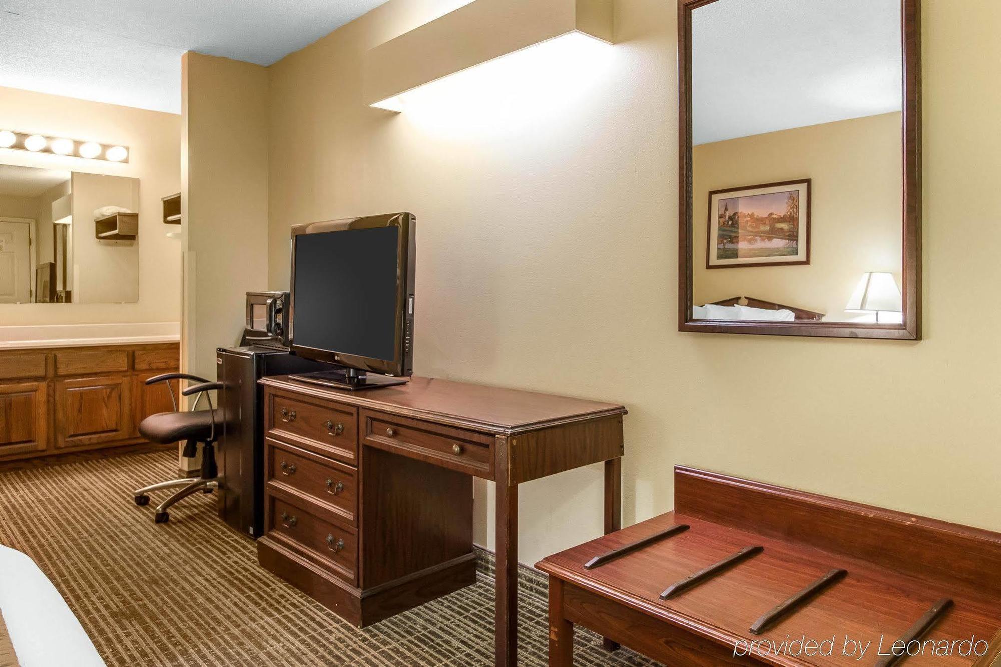 Hotel Baymont By Wyndham Selma Exterior foto